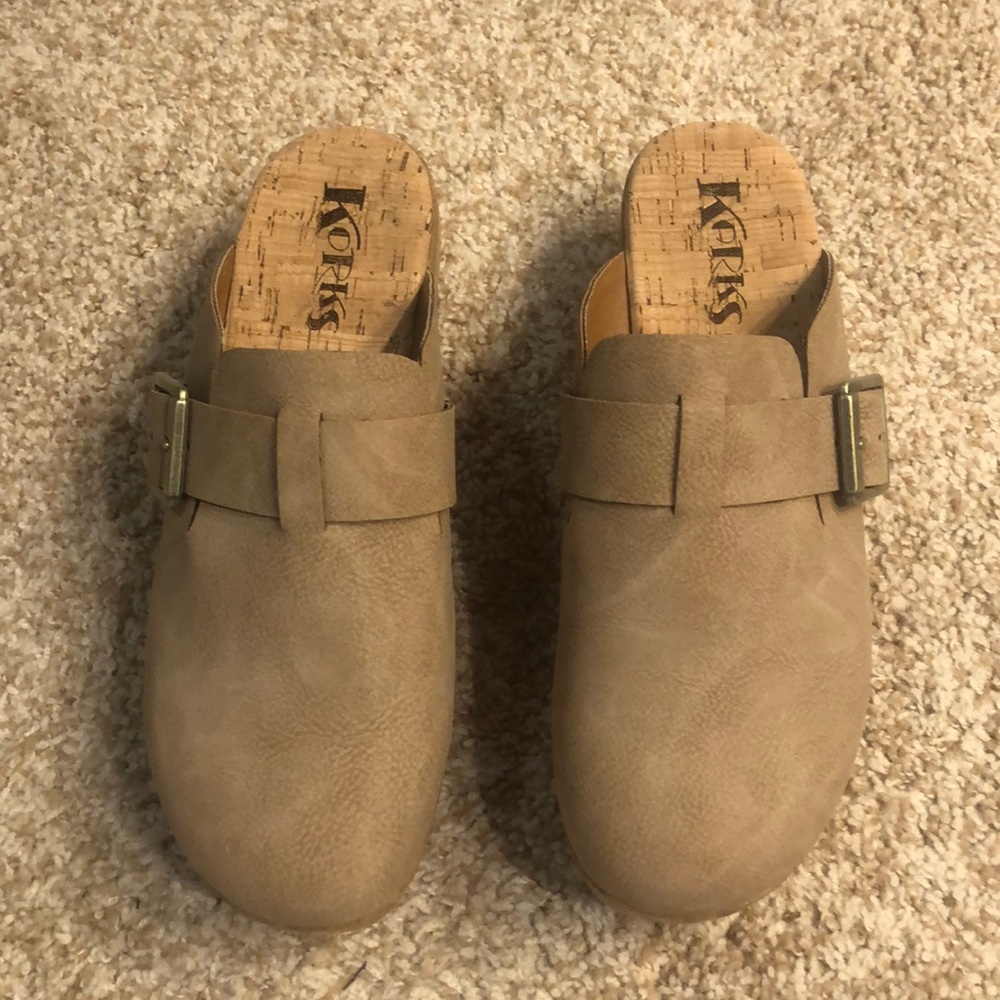 Korks tan clogs size 7
